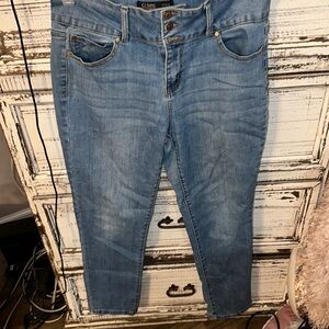 NWOT Ci Sono basic collection denim size 15/32 three buttons on waist pockets